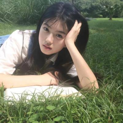 9顶假发的女孩